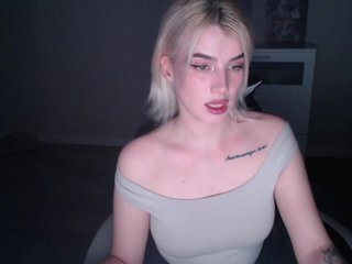KissMeSlow- Porn Show