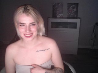 KissMeSlow- Porn Show