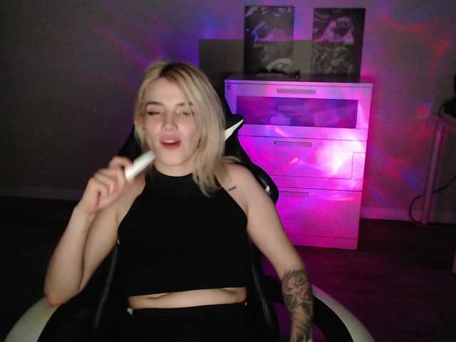 KissMeSlow- live cam on BongaCams