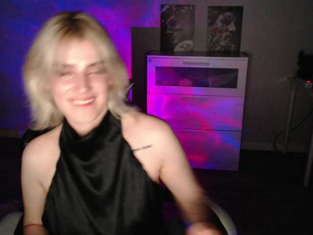 KissMeSlow- live cam on BongaCams