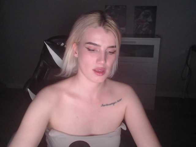 KissMeSlow- live cam