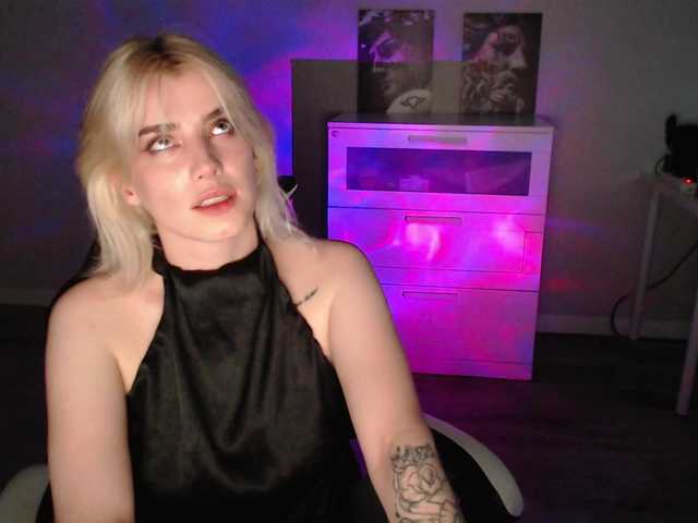 KissMeSlow- live cam on BongaCams