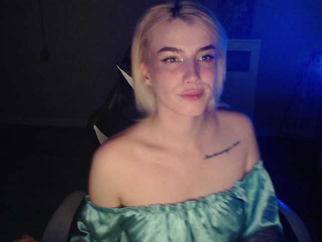 KissMeSlow- live cam