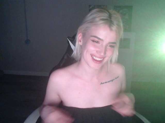 KissMeSlow- live cam on BongaCams