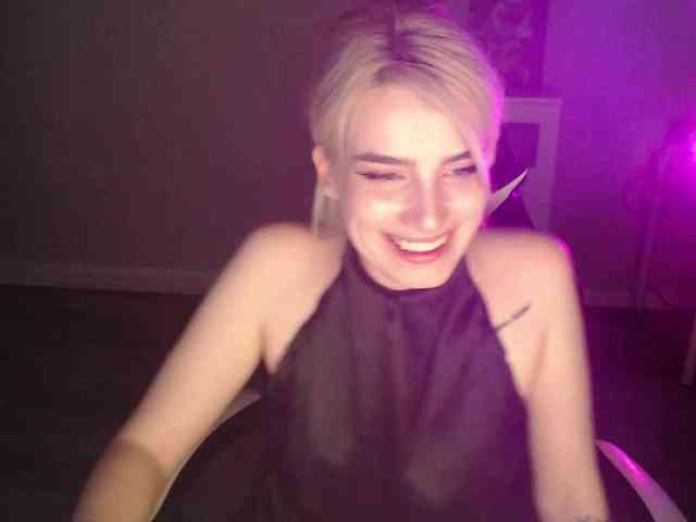 KissMeSlow- Live Webcam on BongaCams