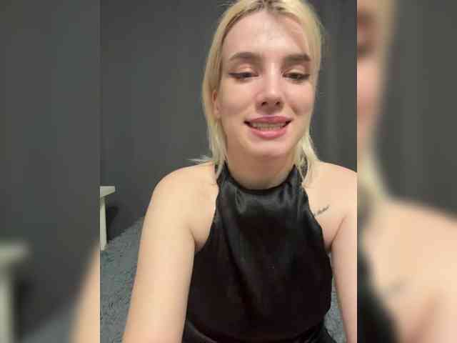 Kissmeslow-'s cam show statistics and live stream