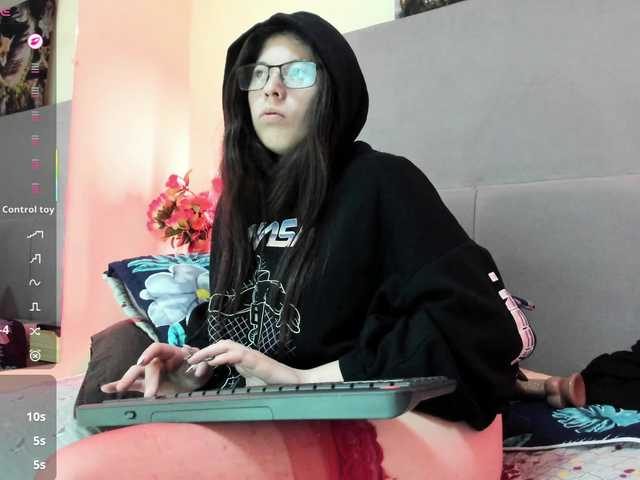 barbie-devon live cam on BongaCams
