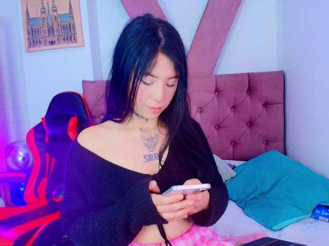 AlannaSweett live cam on BongaCams