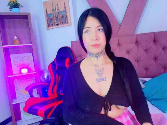 AlannaSweett webcam