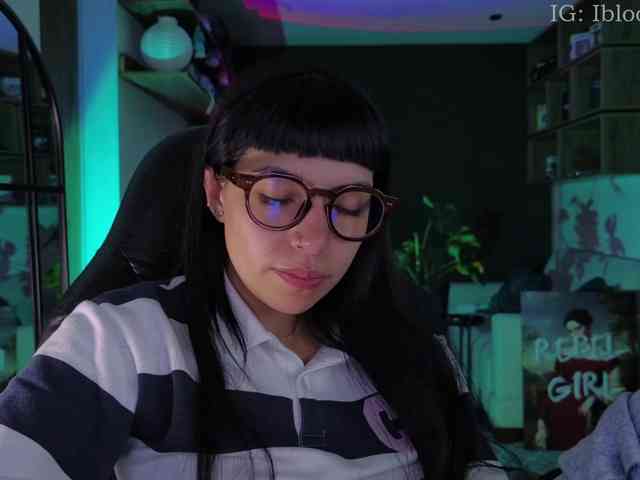 SaraaDesire webcam