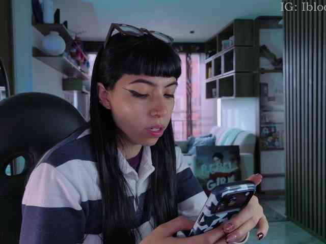 SaraaDesire webcam