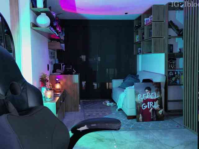 SaraaDesire webcam