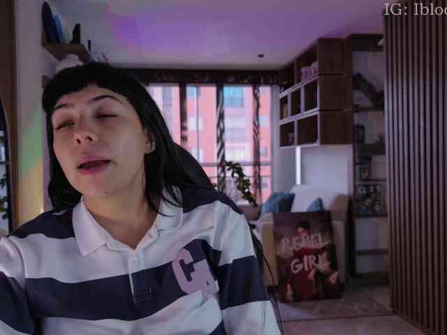 SaraaDesire webcam