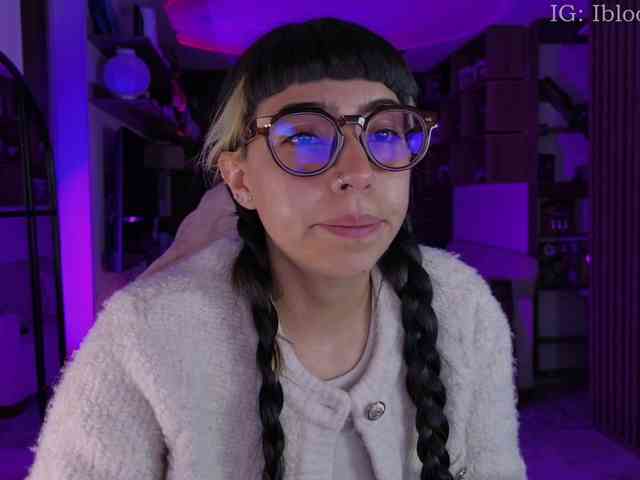SaraaDesire webcam