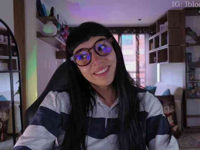 SaraaDesire webcam