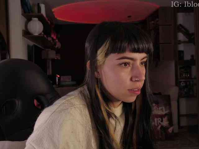 SaraaDesire webcam