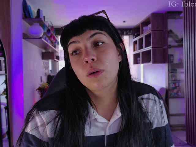 SaraaDesire webcam
