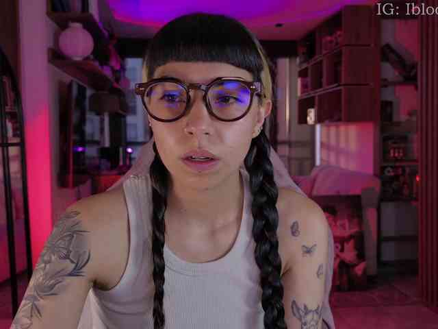 SaraaDesire webcam
