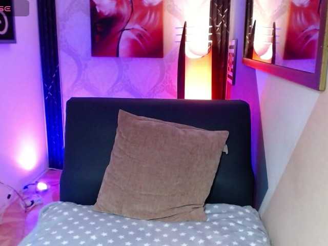 luuciaa-Moor live cam on BongaCams