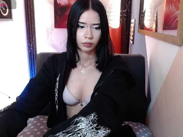 luuciaa-Moor live cam on BongaCams