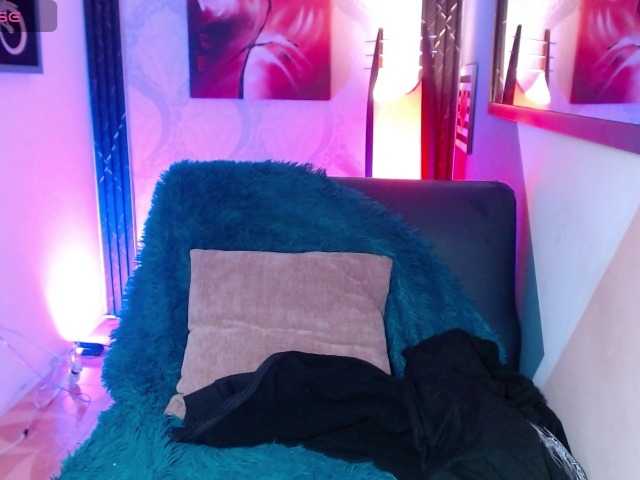 luuciaa-Moor live cam on BongaCams