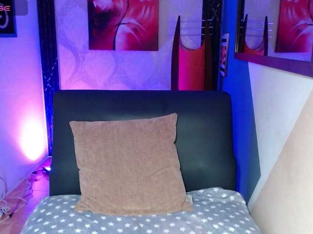 luuciaa-Moor live cam on BongaCams