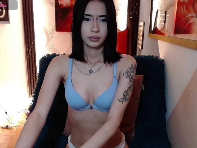 luuciaa-Moor live cam on BongaCams