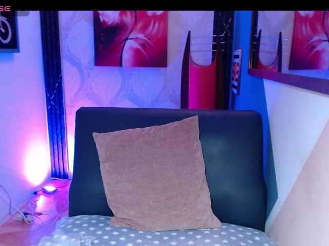 luuciaa-Moor live cam on BongaCams