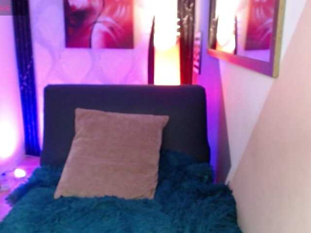 luuciaa-Moor live cam on BongaCams