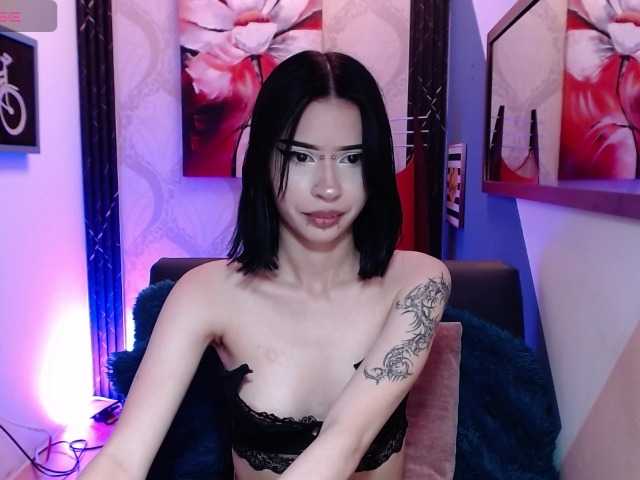 luuciaa-Moor live cam on BongaCams