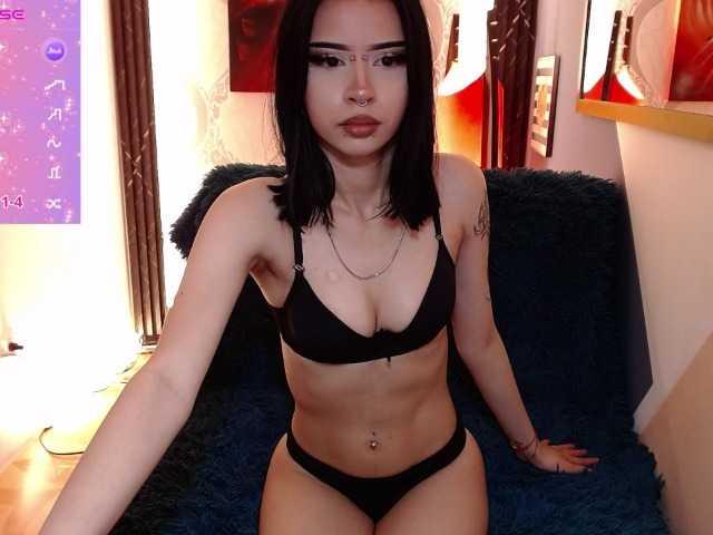 luuciaa-Moor live cam on BongaCams