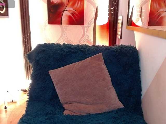 luuciaa-Moor live cam on BongaCams