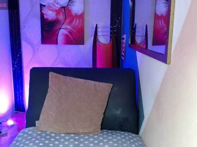luuciaa-Moor live cam on BongaCams