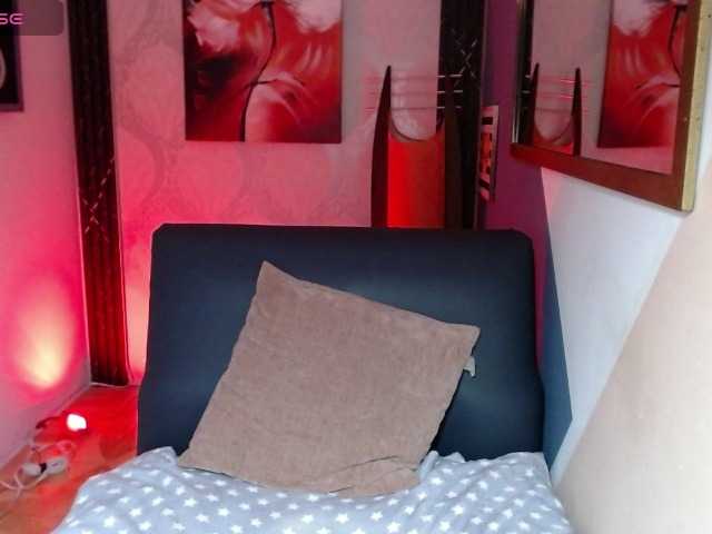 luuciaa-Moor live cam on BongaCams