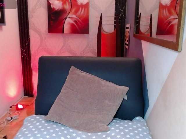 luuciaa-Moor live cam on BongaCams