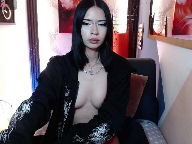 luuciaa-Moor live cam on BongaCams