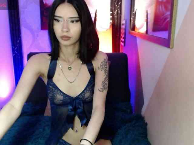 Luuciaa-Moor - Girl 