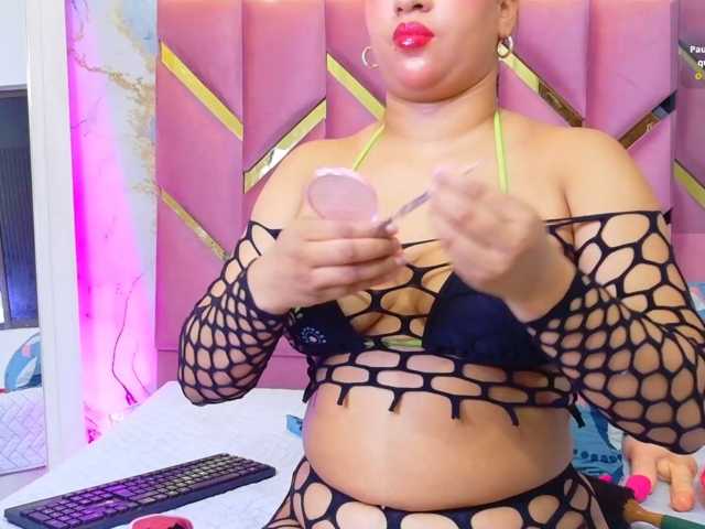 softlatina, en directo ahora en BongaCams