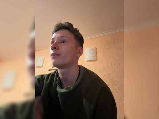 Adamebert's cam show statistics and live stream