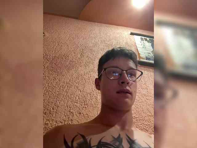AdamEbert Live Webcam on BongaCams