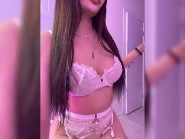 Sofa-crysta live cam on BongaCams