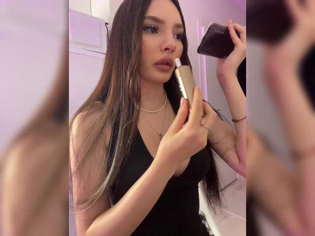 Sofa-crysta live cam on BongaCams