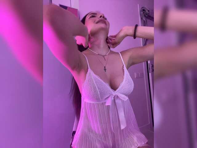 Sofa-crysta live cam on BongaCams