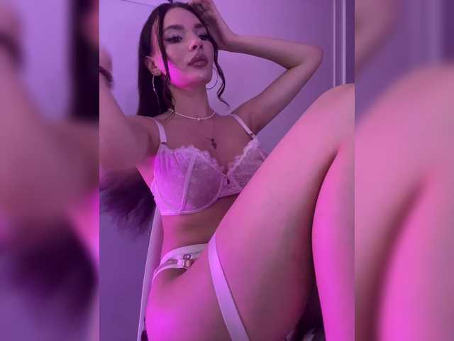 Sofa-crysta live cam on BongaCams