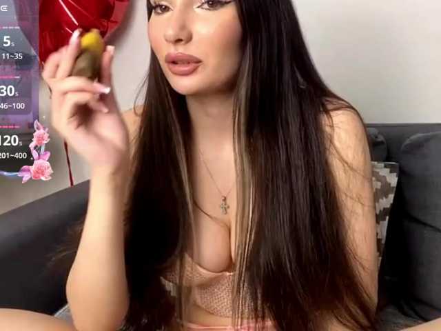 Sofa-crysta live cam on BongaCams