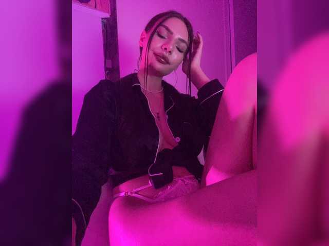Sofa-crysta live cam on BongaCams