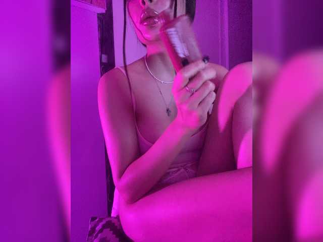 Sofa-crysta live cam on BongaCams