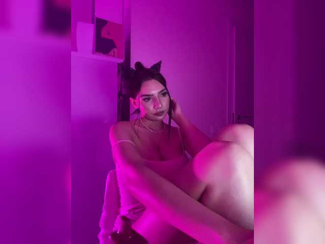 Sofa-crysta live cam on BongaCams