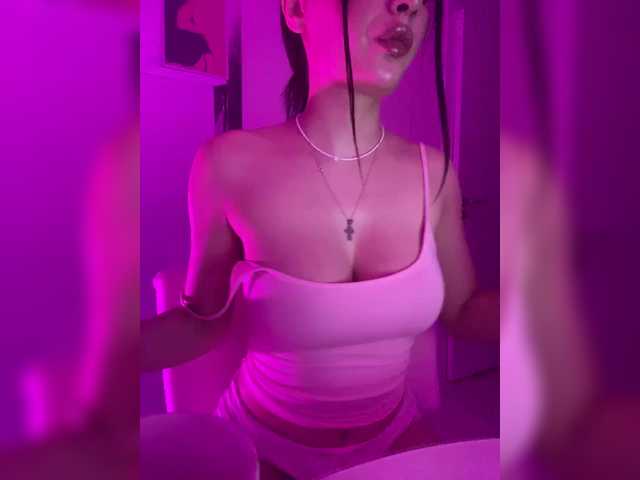 Sofa-crysta live cam on BongaCams