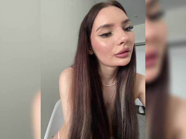 Sofa-crysta live cam on BongaCams